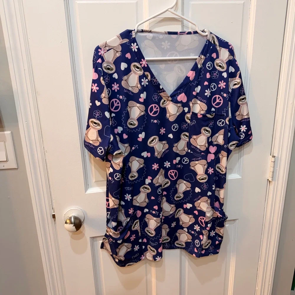 Sloth Print Scrub Top plus size stretchy - Picture 3 of 3